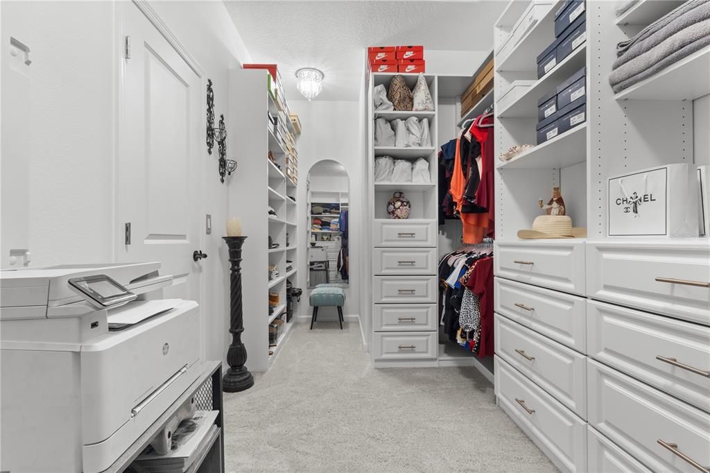 For Sale: $600,000 (4 beds, 3 baths, 3334 Square Feet)