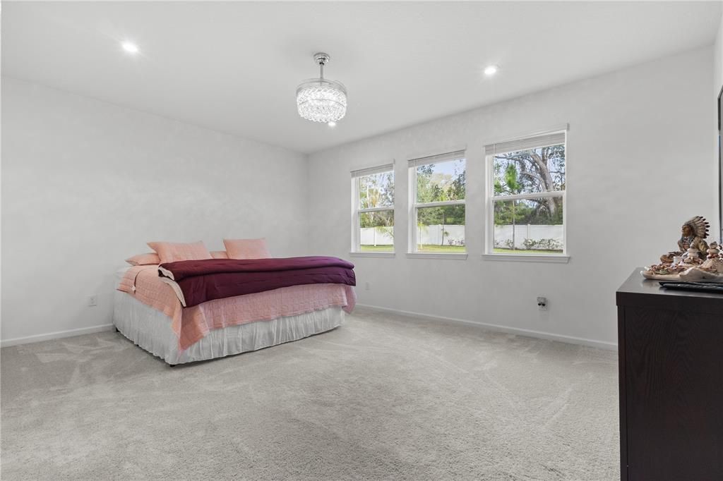 For Sale: $600,000 (4 beds, 3 baths, 3334 Square Feet)