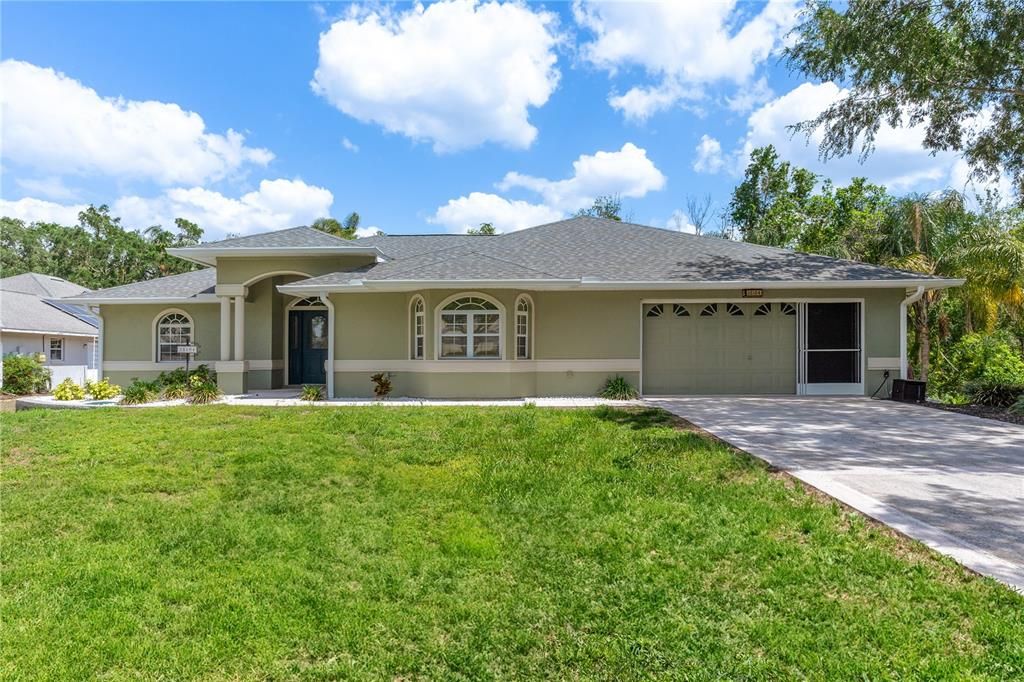 Recently Sold: $489,000 (3 beds, 3 baths, 2208 Square Feet)