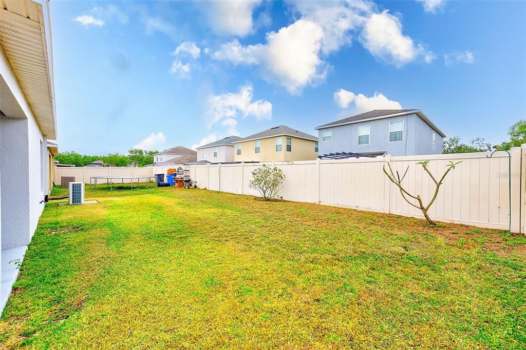 For Sale: $294,000 (3 beds, 2 baths, 1275 Square Feet)