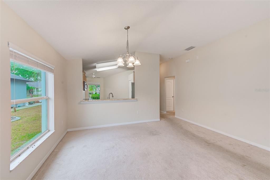 For Sale: $294,000 (3 beds, 2 baths, 1275 Square Feet)