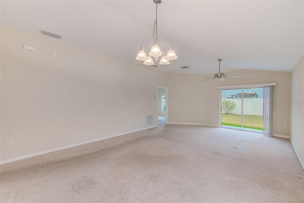 For Sale: $294,000 (3 beds, 2 baths, 1275 Square Feet)