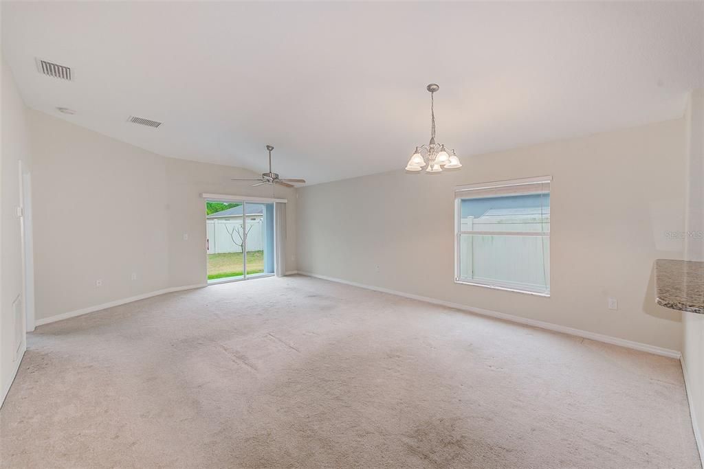 For Sale: $294,000 (3 beds, 2 baths, 1275 Square Feet)