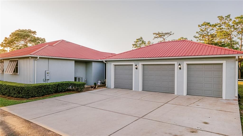 For Sale: $949,000 (3 beds, 3 baths, 2486 Square Feet)