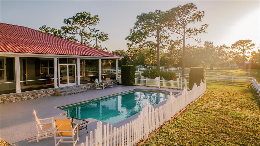 For Sale: $949,000 (3 beds, 3 baths, 2486 Square Feet)