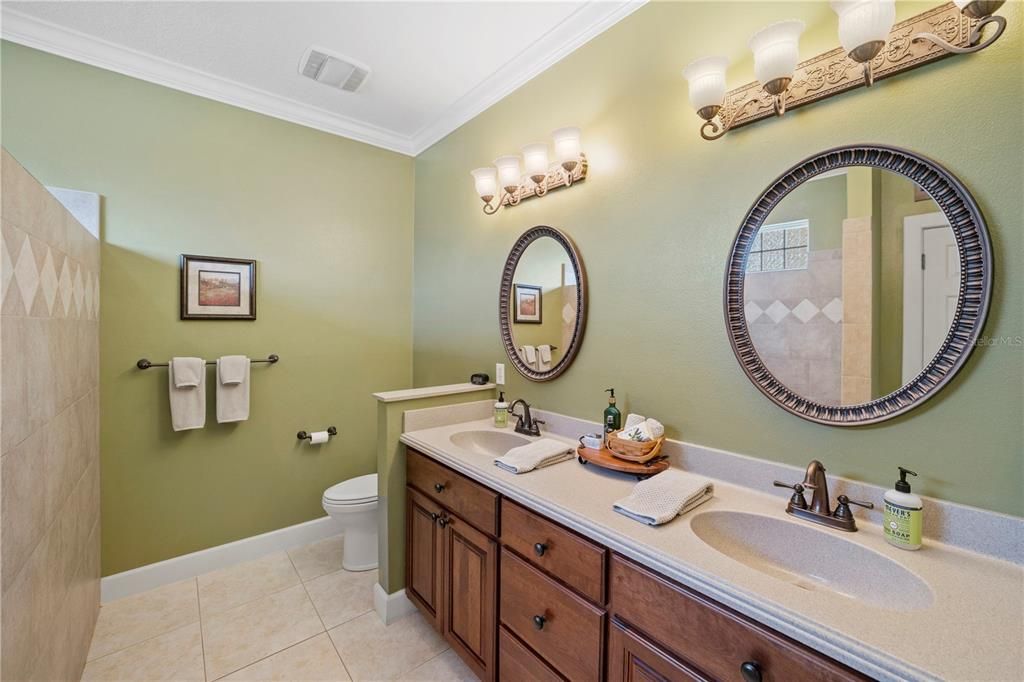 For Sale: $949,000 (3 beds, 3 baths, 2486 Square Feet)