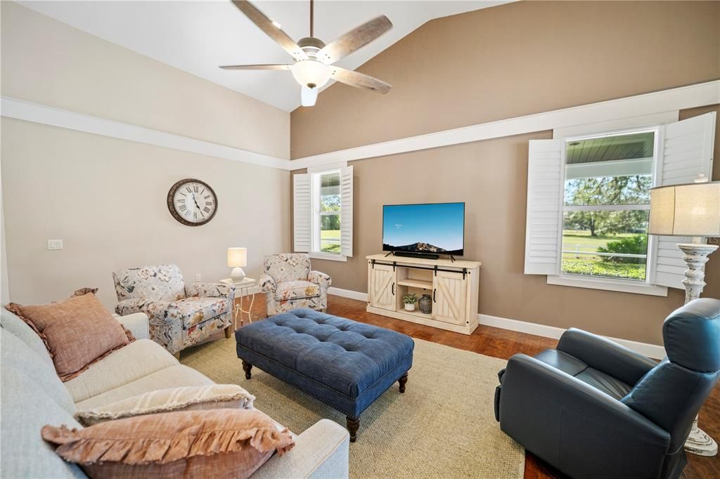 For Sale: $949,000 (3 beds, 3 baths, 2486 Square Feet)