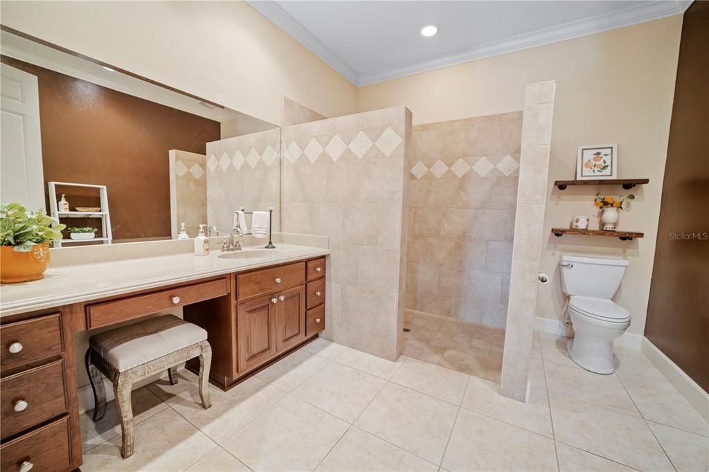 For Sale: $949,000 (3 beds, 3 baths, 2486 Square Feet)