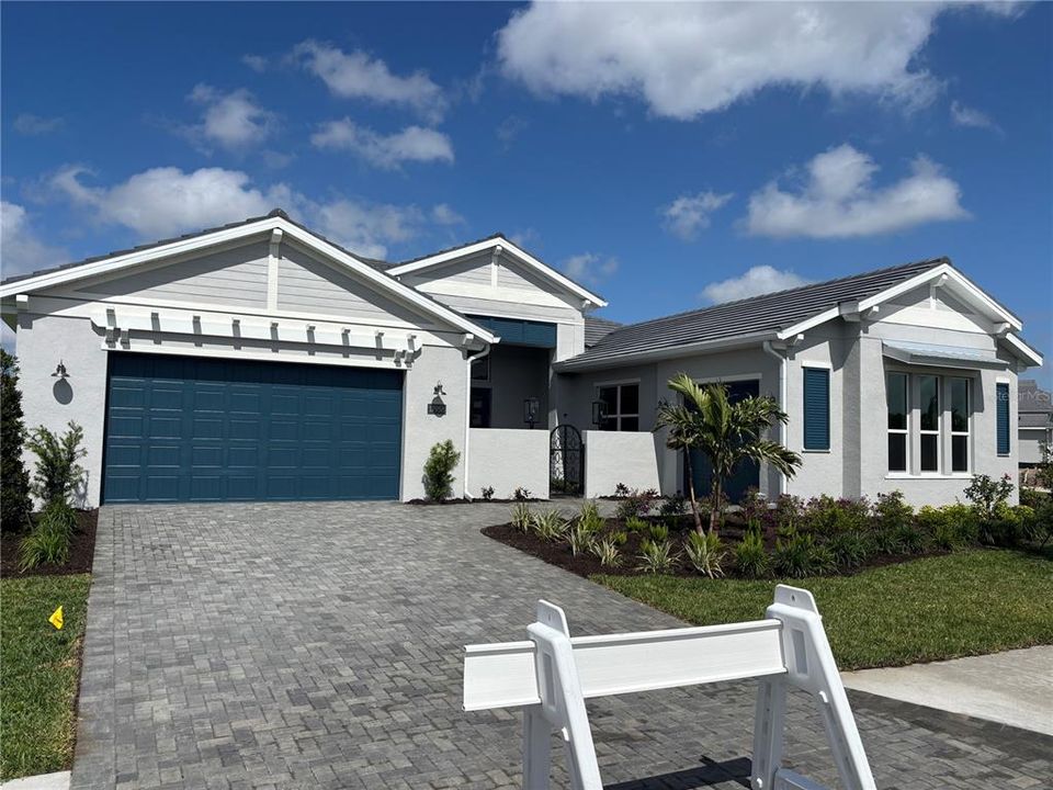 Vendido Recientemente: $1,472,097 (3 camas, 3 baños, 3566 Pies cuadrados)