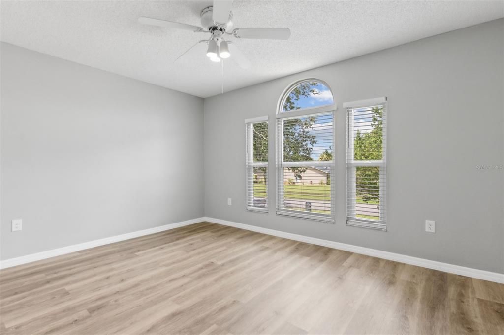 For Sale: $573,000 (4 beds, 2 baths, 2411 Square Feet)