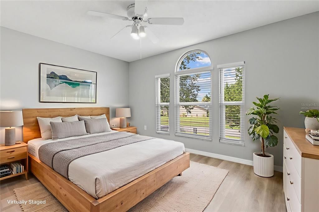 For Sale: $573,000 (4 beds, 2 baths, 2411 Square Feet)