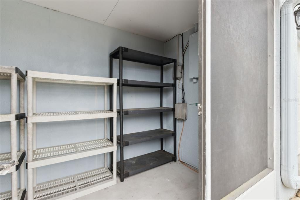 For Sale: $573,000 (4 beds, 2 baths, 2411 Square Feet)