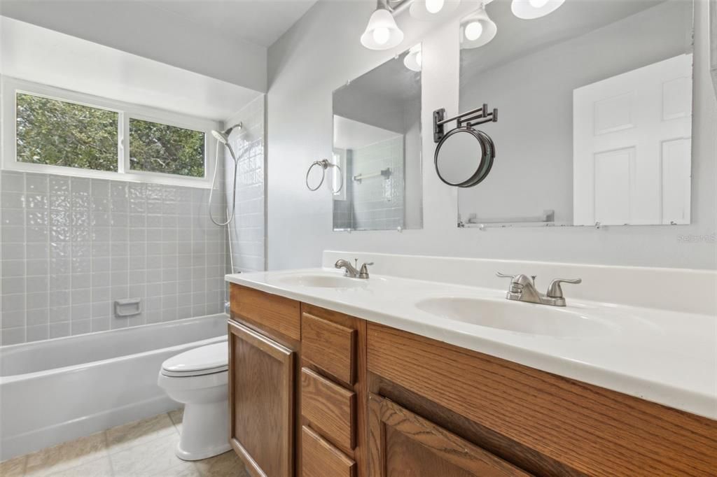 For Sale: $573,000 (4 beds, 2 baths, 2411 Square Feet)