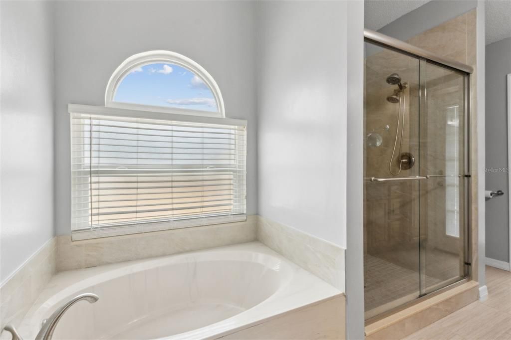 For Sale: $573,000 (4 beds, 2 baths, 2411 Square Feet)