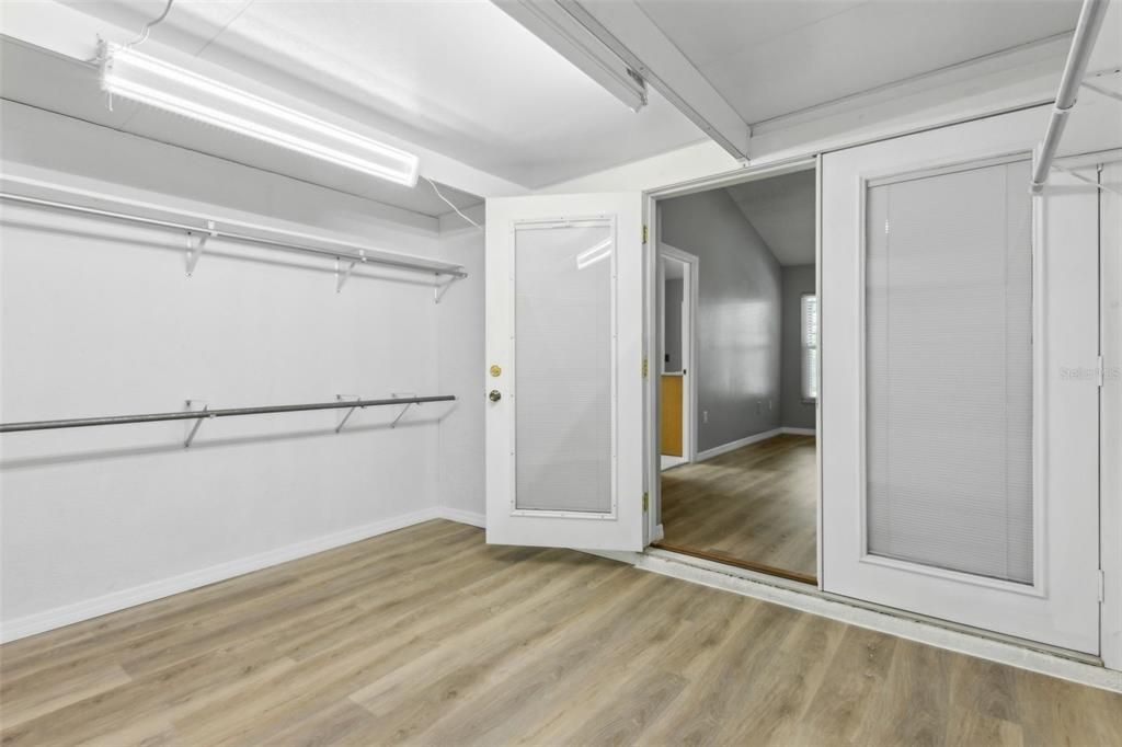 For Sale: $573,000 (4 beds, 2 baths, 2411 Square Feet)