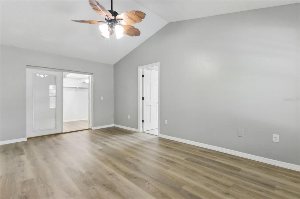 For Sale: $573,000 (4 beds, 2 baths, 2411 Square Feet)