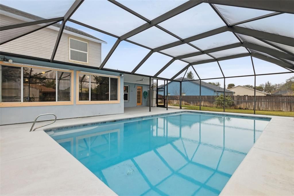 For Sale: $573,000 (4 beds, 2 baths, 2411 Square Feet)