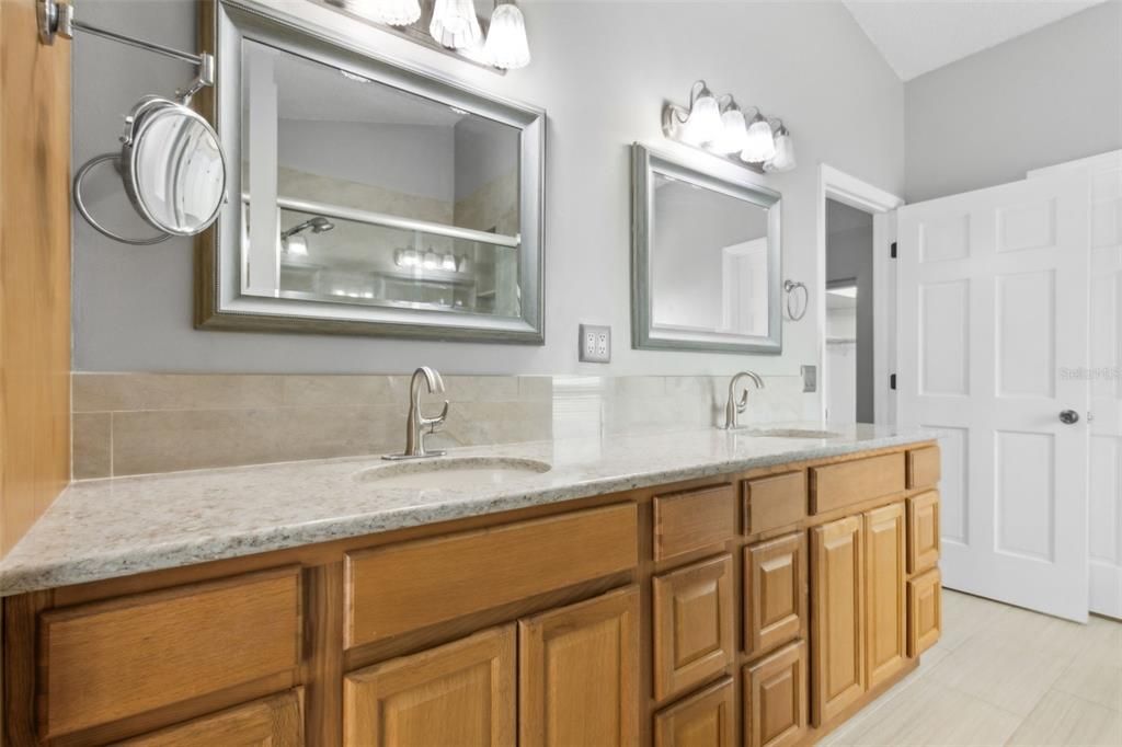 For Sale: $573,000 (4 beds, 2 baths, 2411 Square Feet)