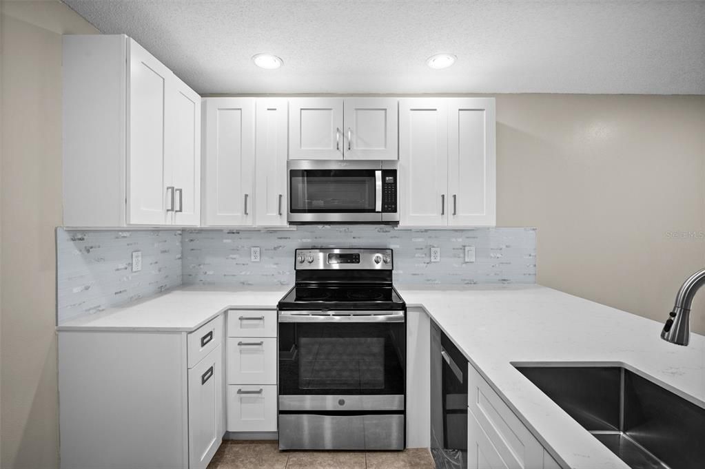 Active With Contract: $272,000 (3 beds, 2 baths, 1536 Square Feet)