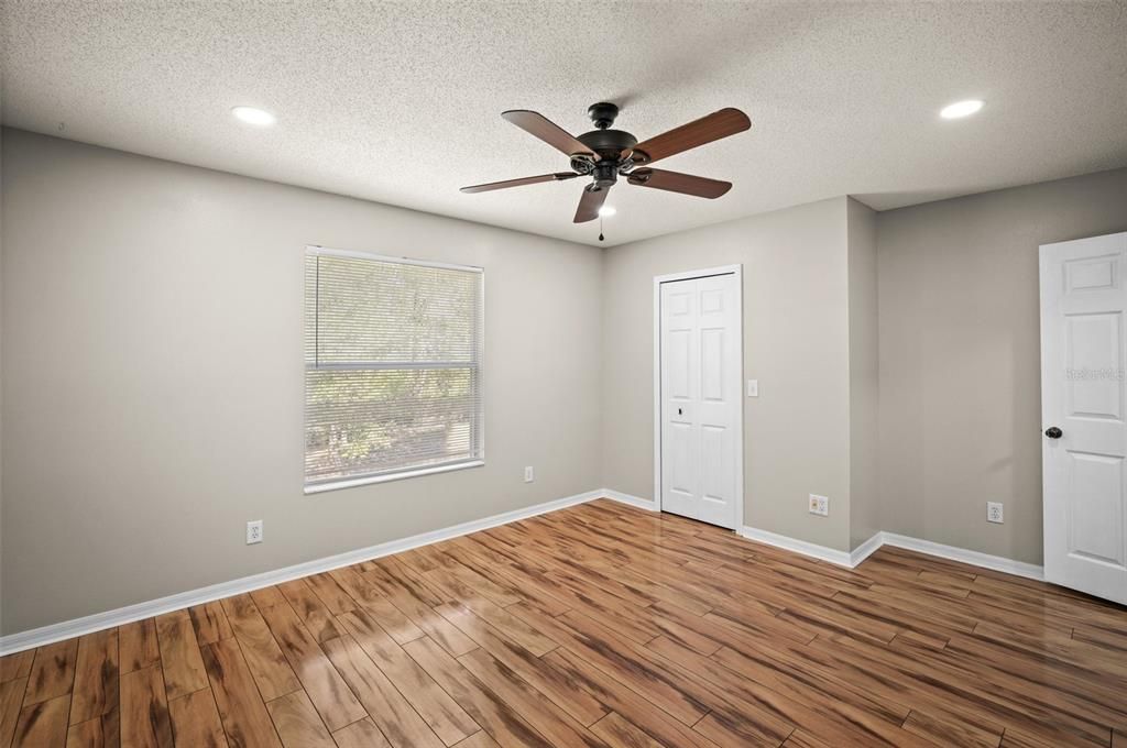 Active With Contract: $272,000 (3 beds, 2 baths, 1536 Square Feet)