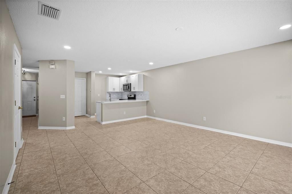 Active With Contract: $272,000 (3 beds, 2 baths, 1536 Square Feet)