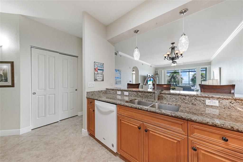 待售: $400,000 (3 贝兹, 2 浴室, 1759 平方英尺)