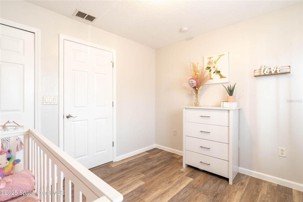 待售: $287,000 (3 贝兹, 2 浴室, 1277 平方英尺)