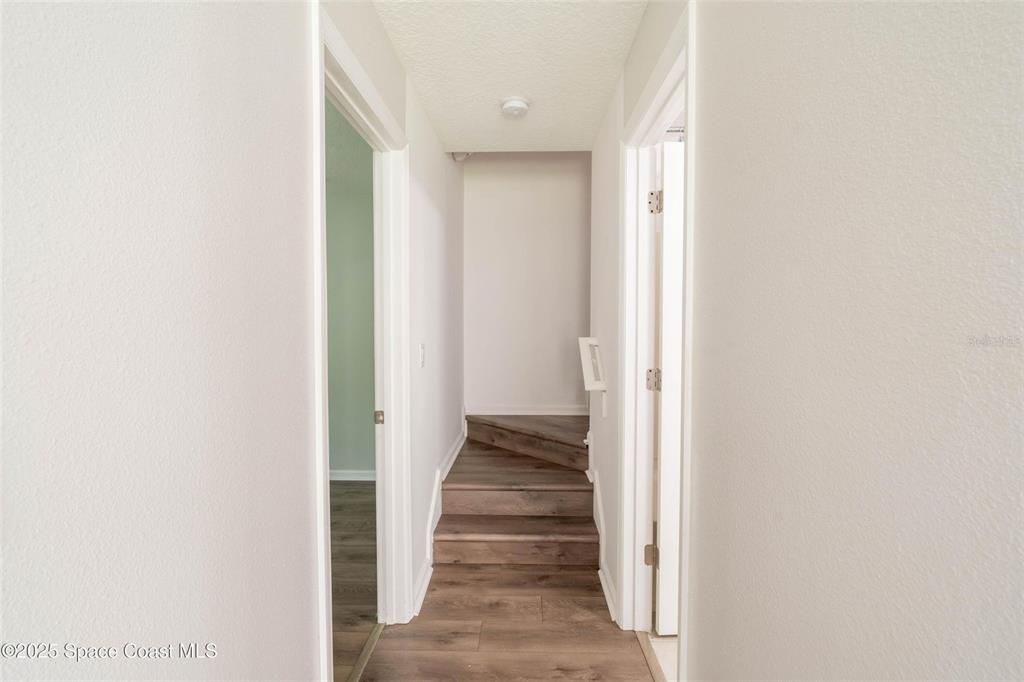 待售: $287,000 (3 贝兹, 2 浴室, 1277 平方英尺)