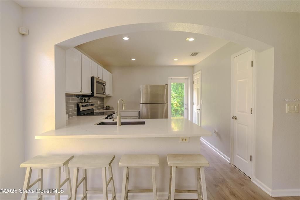 待售: $287,000 (3 贝兹, 2 浴室, 1277 平方英尺)