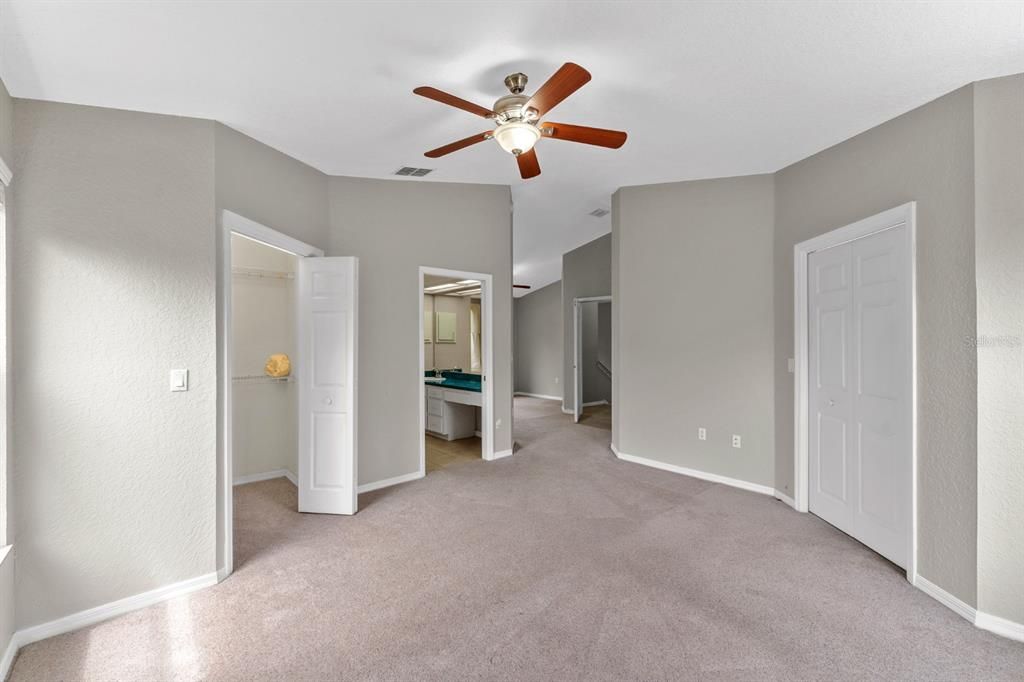 合同活跃: $499,900 (5 贝兹, 3 浴室, 2851 平方英尺)