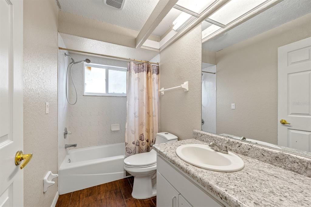 合同活跃: $499,900 (5 贝兹, 3 浴室, 2851 平方英尺)