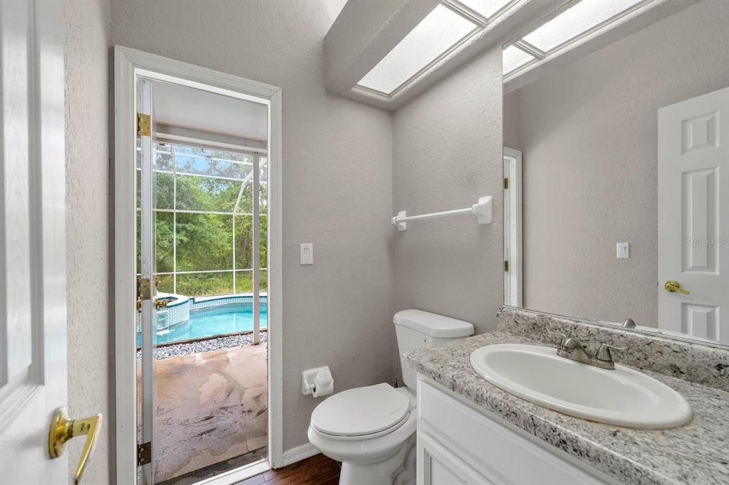 合同活跃: $499,900 (5 贝兹, 3 浴室, 2851 平方英尺)