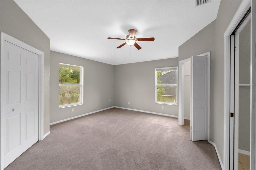 合同活跃: $499,900 (5 贝兹, 3 浴室, 2851 平方英尺)