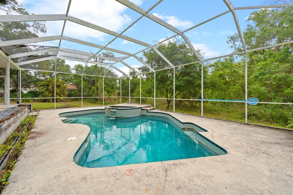 合同活跃: $499,900 (5 贝兹, 3 浴室, 2851 平方英尺)