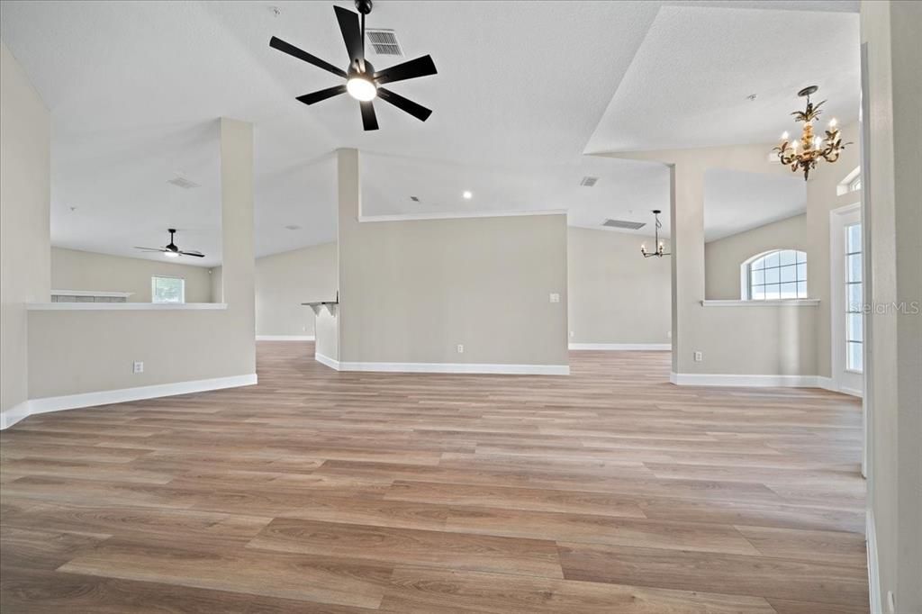 На продажу: $519,900 (4 спален, 2 ванн, 2754 Квадратных фут)