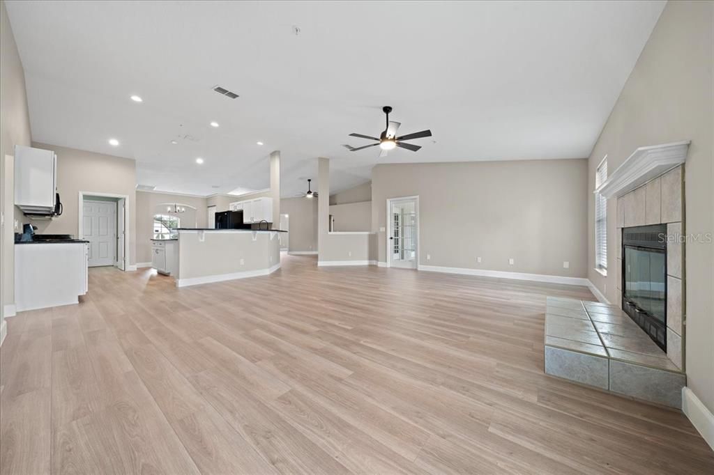 На продажу: $519,900 (4 спален, 2 ванн, 2754 Квадратных фут)