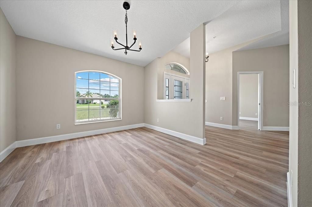 На продажу: $519,900 (4 спален, 2 ванн, 2754 Квадратных фут)