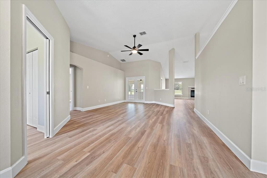 На продажу: $519,900 (4 спален, 2 ванн, 2754 Квадратных фут)