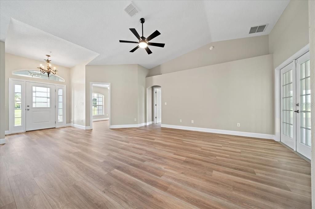 На продажу: $519,900 (4 спален, 2 ванн, 2754 Квадратных фут)