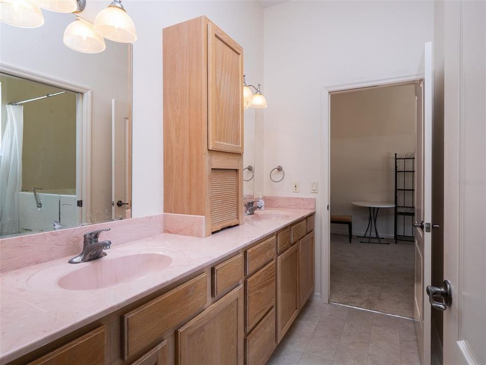 На продажу: $1,595,000 (3 спален, 2 ванн, 2453 Квадратных фут)