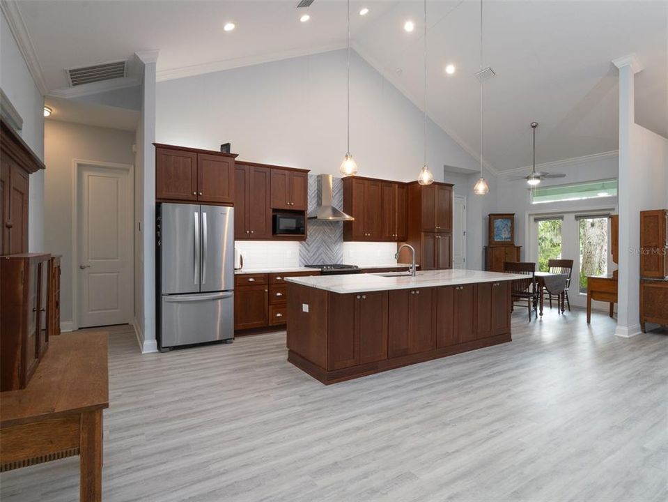 На продажу: $1,595,000 (3 спален, 2 ванн, 2453 Квадратных фут)