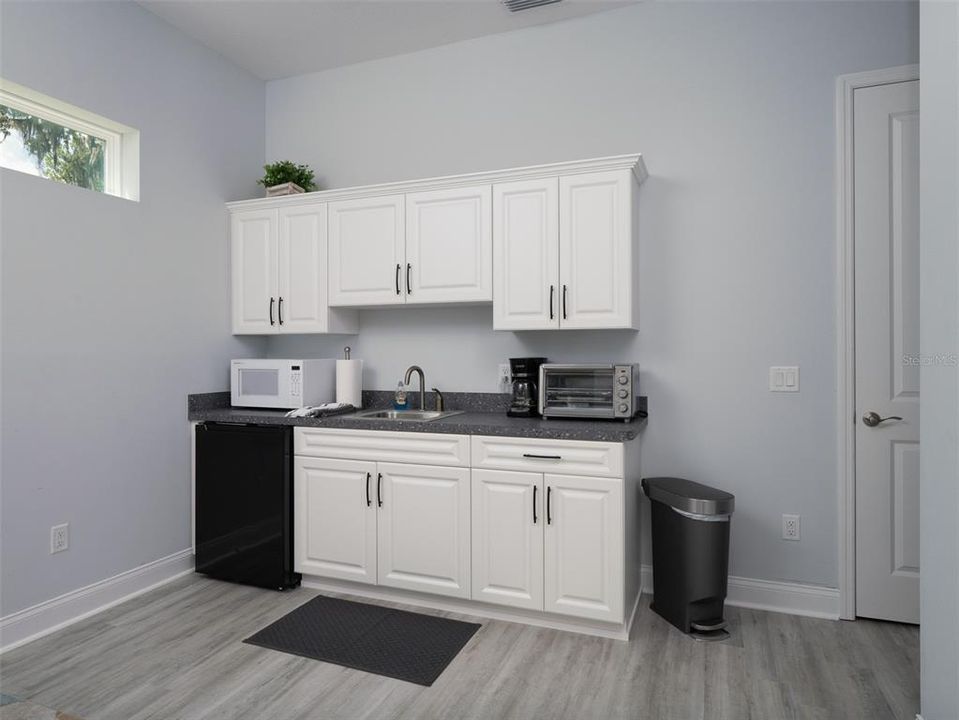 На продажу: $1,595,000 (3 спален, 2 ванн, 2453 Квадратных фут)