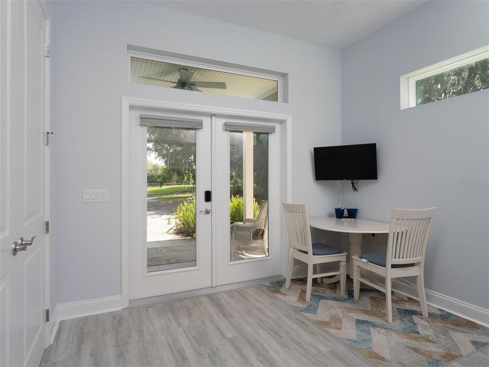 На продажу: $1,595,000 (3 спален, 2 ванн, 2453 Квадратных фут)