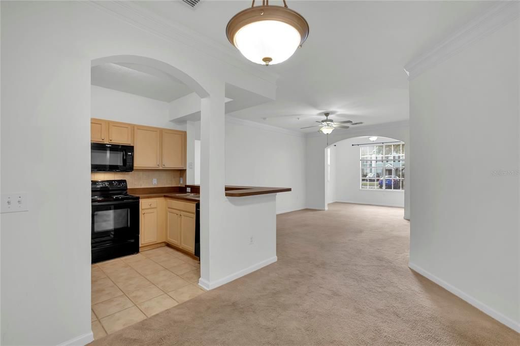 合同活跃: $1,650 (2 贝兹, 2 浴室, 1107 平方英尺)