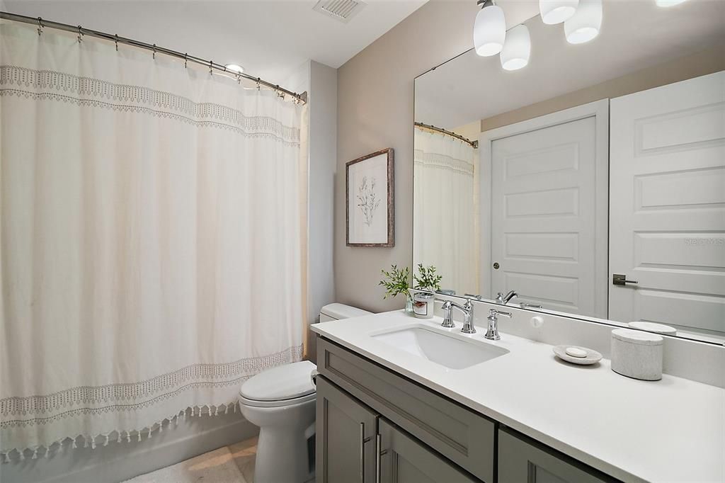 For Sale: $399,000 (3 beds, 3 baths, 1568 Square Feet)