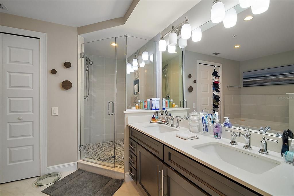 For Sale: $399,000 (3 beds, 3 baths, 1568 Square Feet)