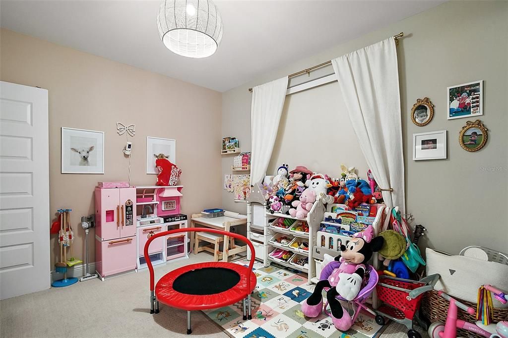 For Sale: $399,000 (3 beds, 3 baths, 1568 Square Feet)