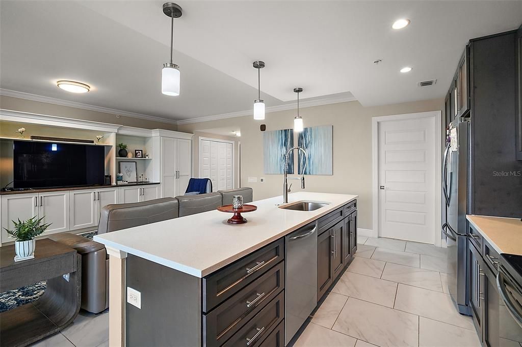 For Sale: $399,000 (3 beds, 3 baths, 1568 Square Feet)