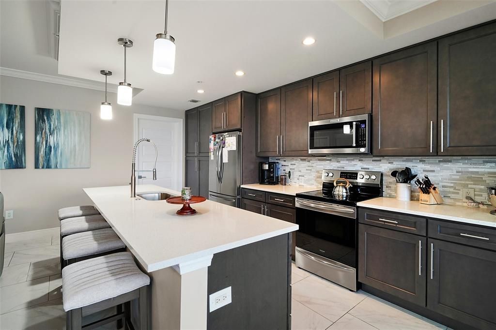 For Sale: $399,000 (3 beds, 3 baths, 1568 Square Feet)