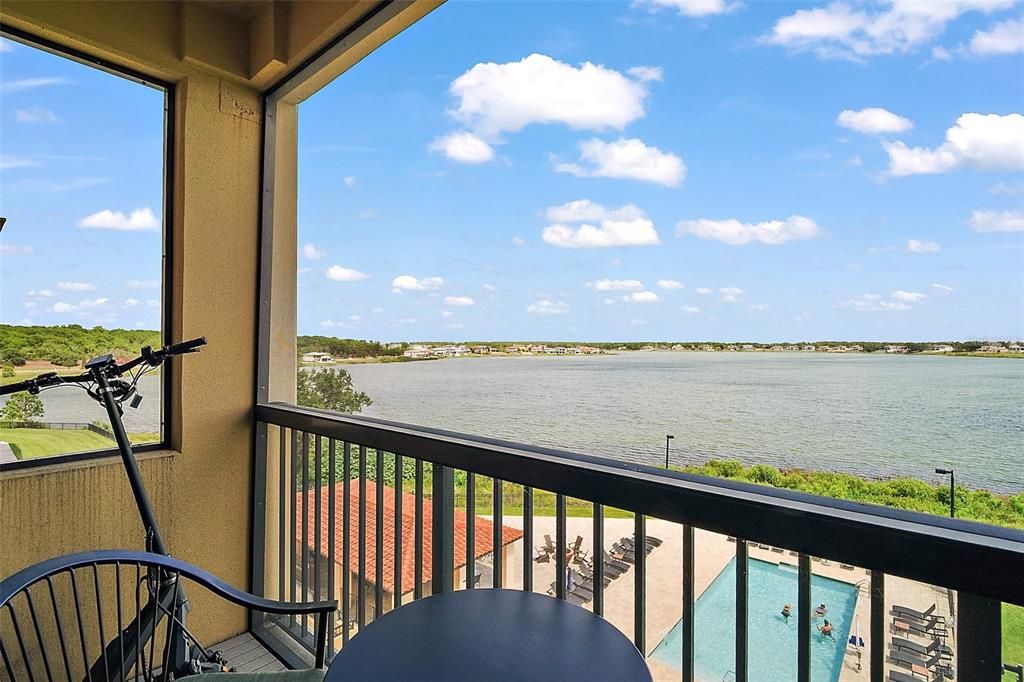 For Sale: $399,000 (3 beds, 3 baths, 1568 Square Feet)